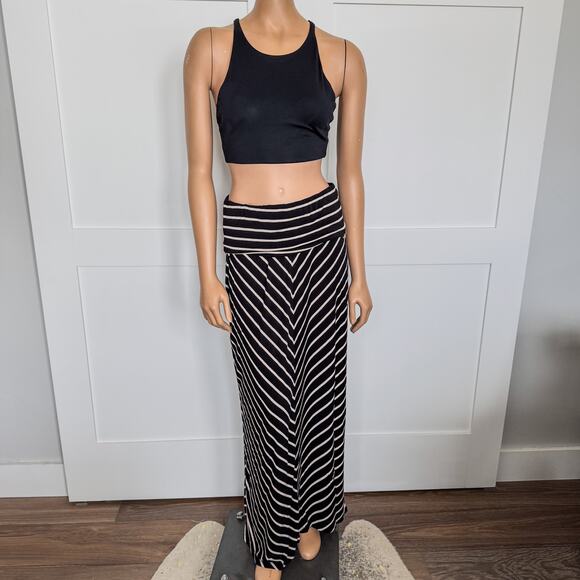 Calvin Klein, Diagonal Striped Fold Down Maxi Skirt, Black and Beige, Size Small - Picture 9 of 10